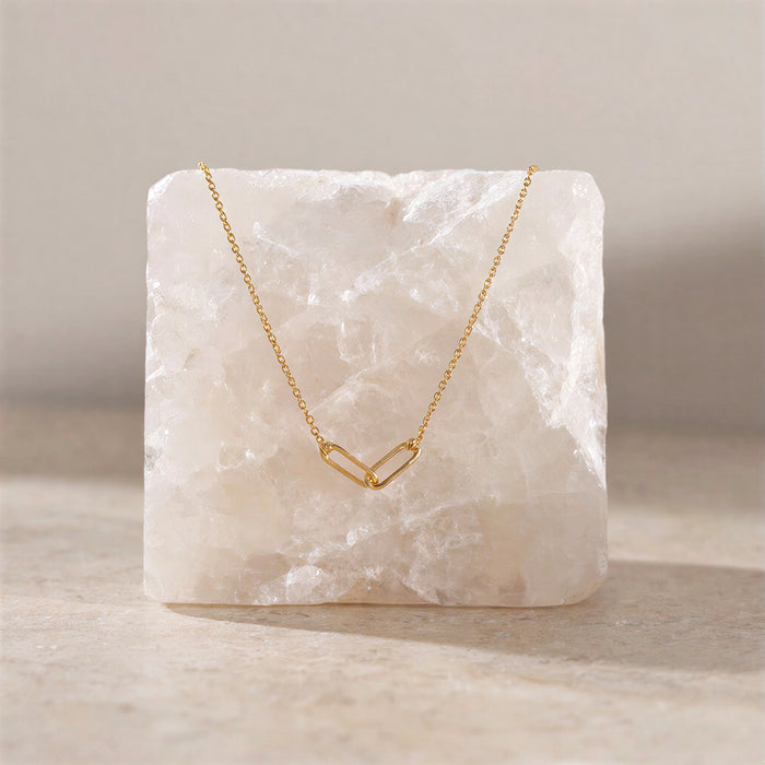 Double link interlocking chain necklace gold filled close up