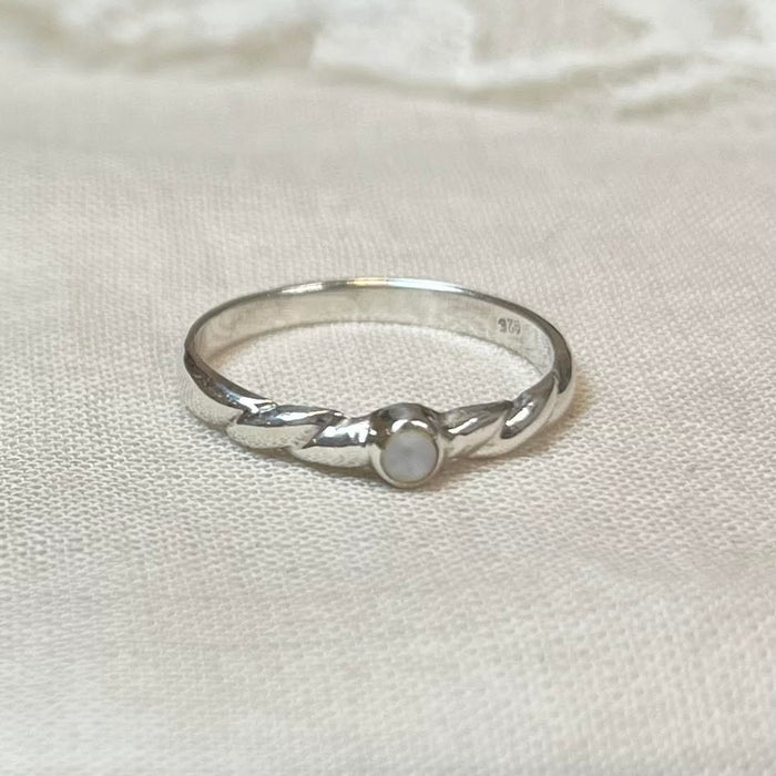 Vintage Sterling Silver Braided Mother of Pearl Ring Front View